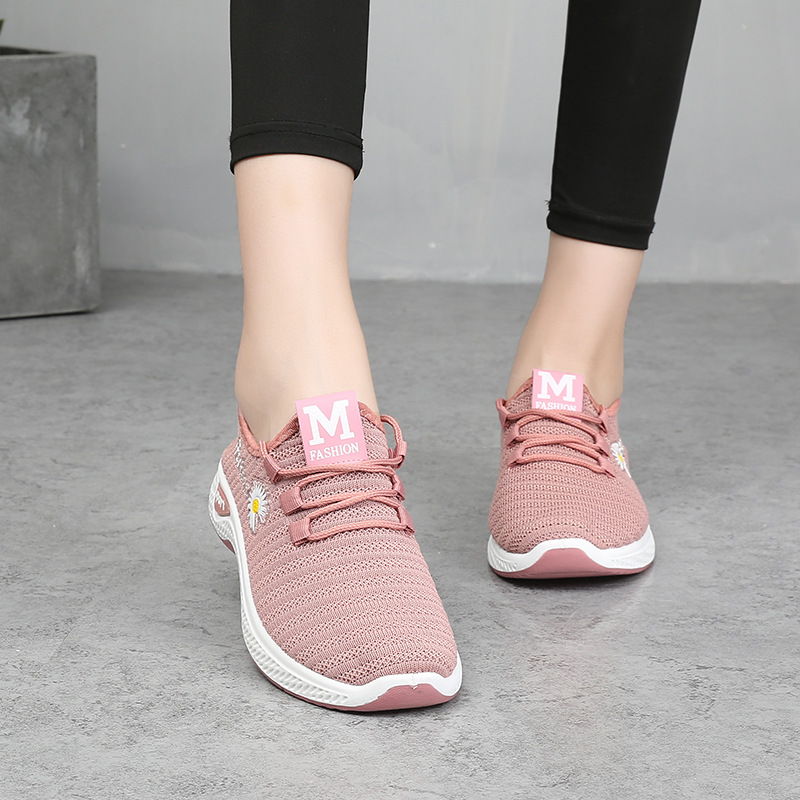 Factory Supply Flying Woven Women's Sneaker Women's Mesh Breathable Comfortable Mom Shoes Trendy Versatile Shoes Women's Wholesale
