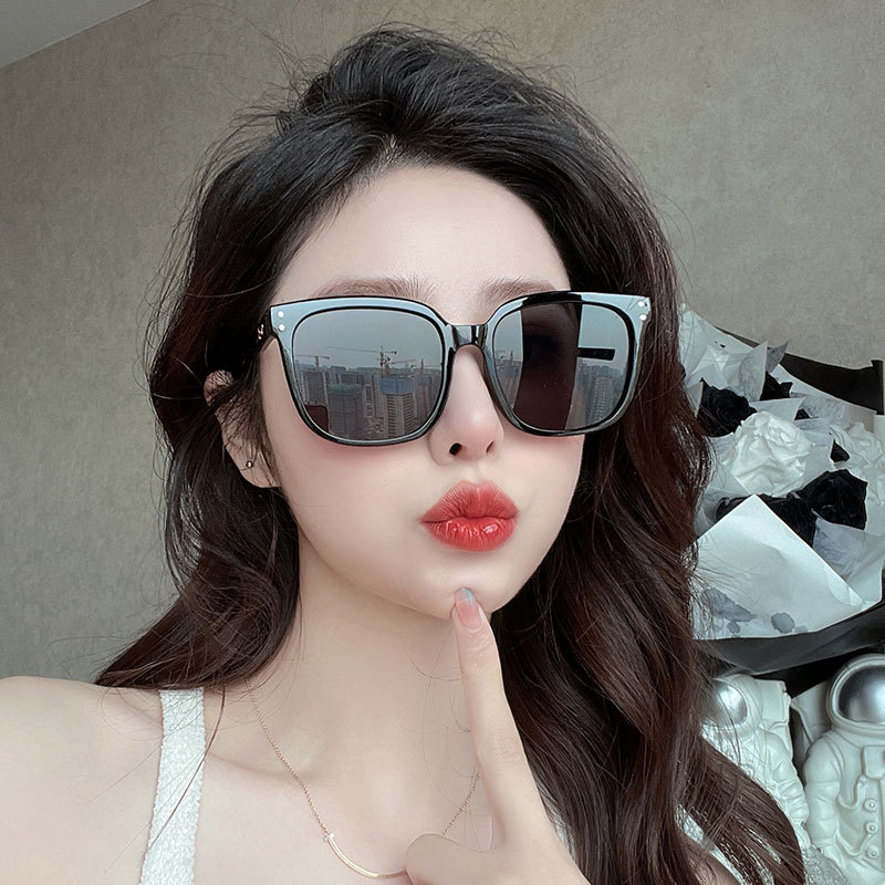 New Internet Celebrity Fashion Sunglasses Fashion Korean Retro Sunglasses Cross-Border Wholesale Versatile Square Box European and American Sunglasses