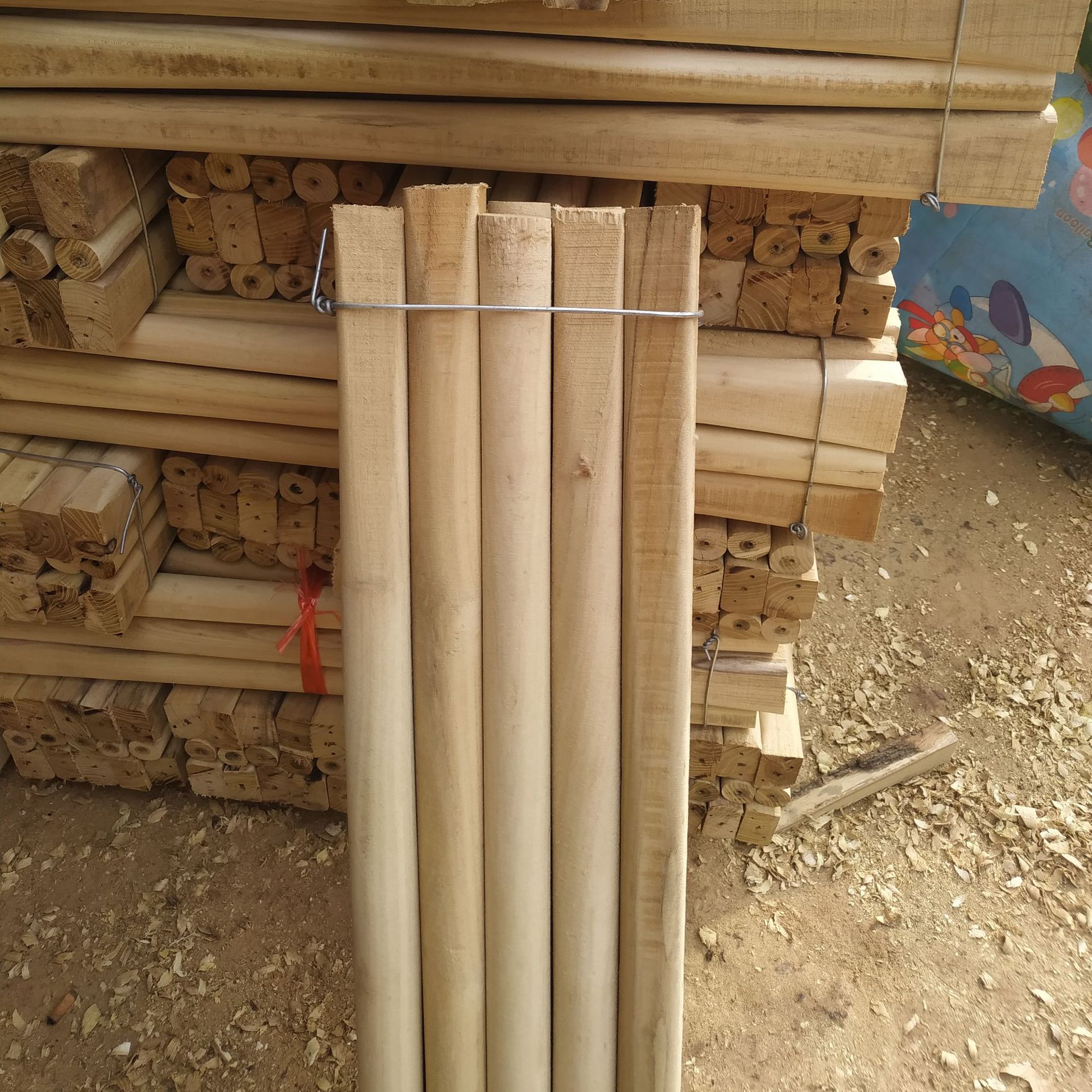 洋槐锹把方头槐木把圆头镐把锄头柄羊角把洋稿把锨把刺槐把锄头把