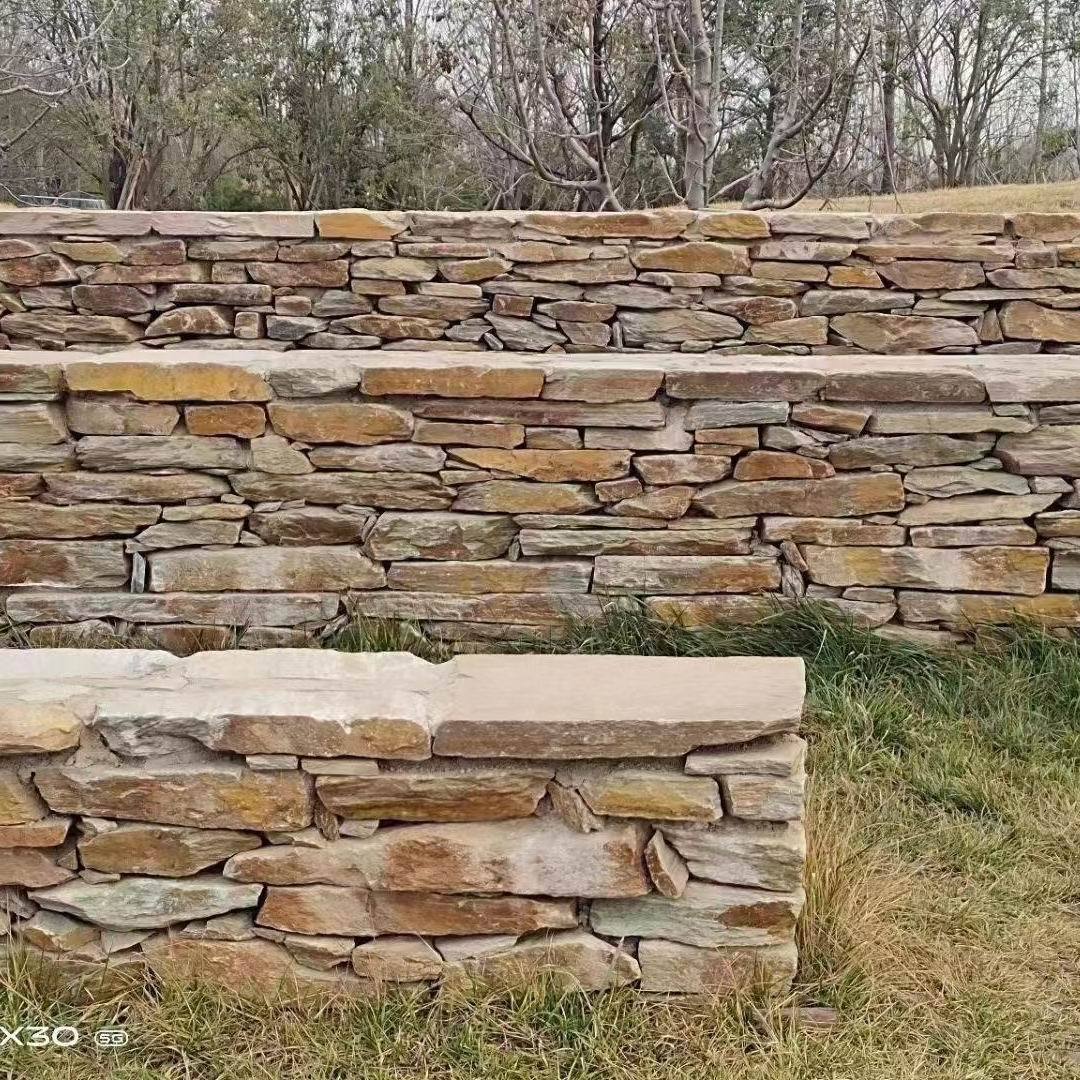 河北产地供应 黄锈色垒墙石 锈石英碎拼挡墙毛石