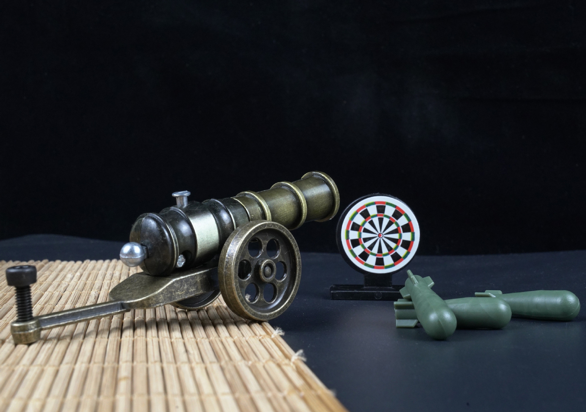 创意礼品意大利炮迫击炮金属儿童射击玩具 带轮炮车 军事模型摆件