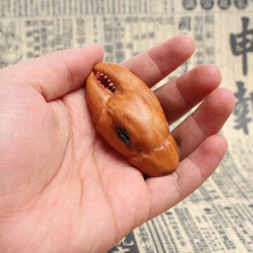 雷击枣木手中有钱蟹钳手把件挂件吊坠已打孔纯手工雕刻直播货源