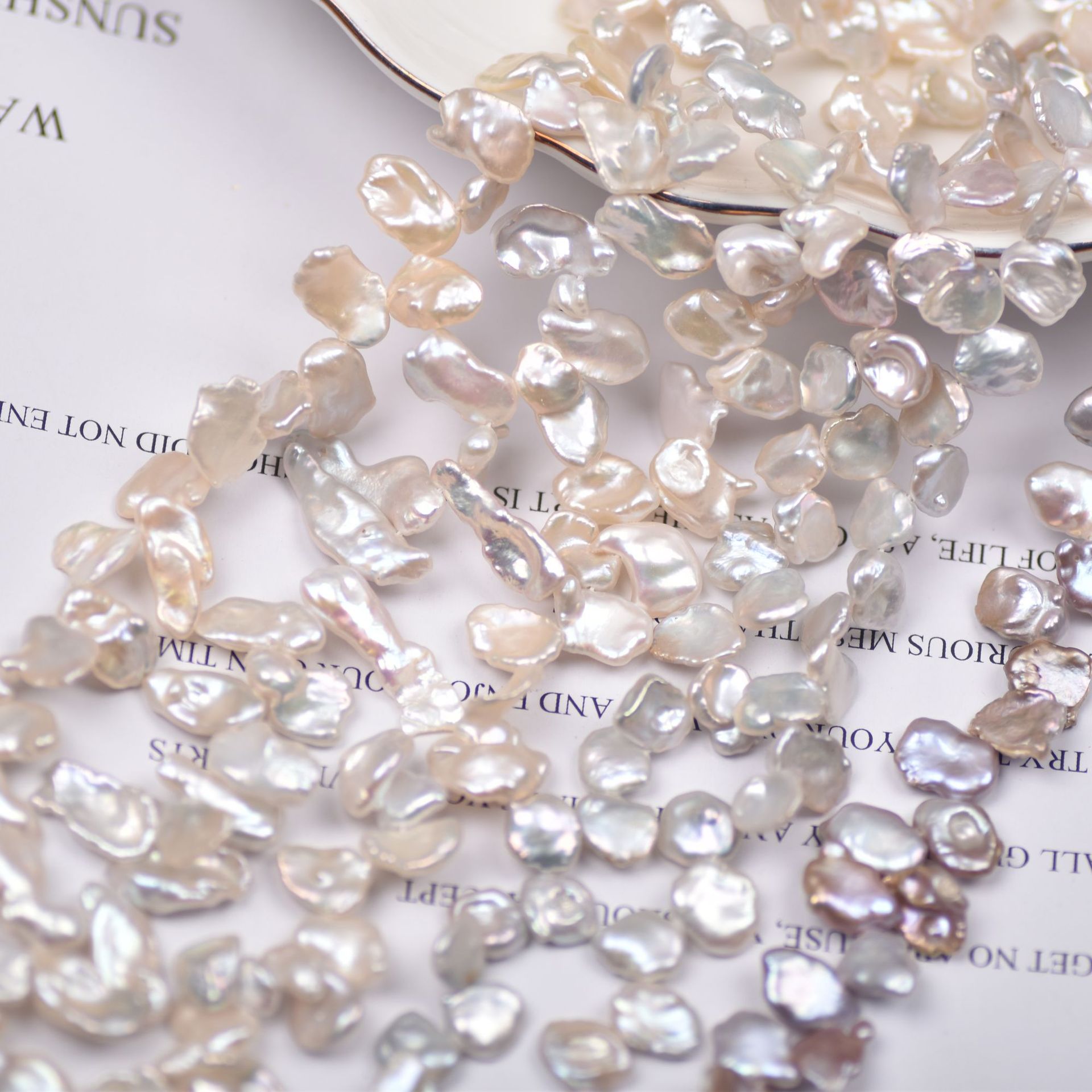 新品冷白色强光三七孔小花瓣约9-10m天然巴洛克淡水珍珠串珠配件批发