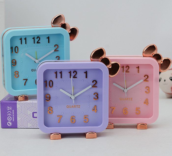 工厂直销钟表批发创意方形蝴蝶结闹钟节日喜庆礼品出口公司赠品