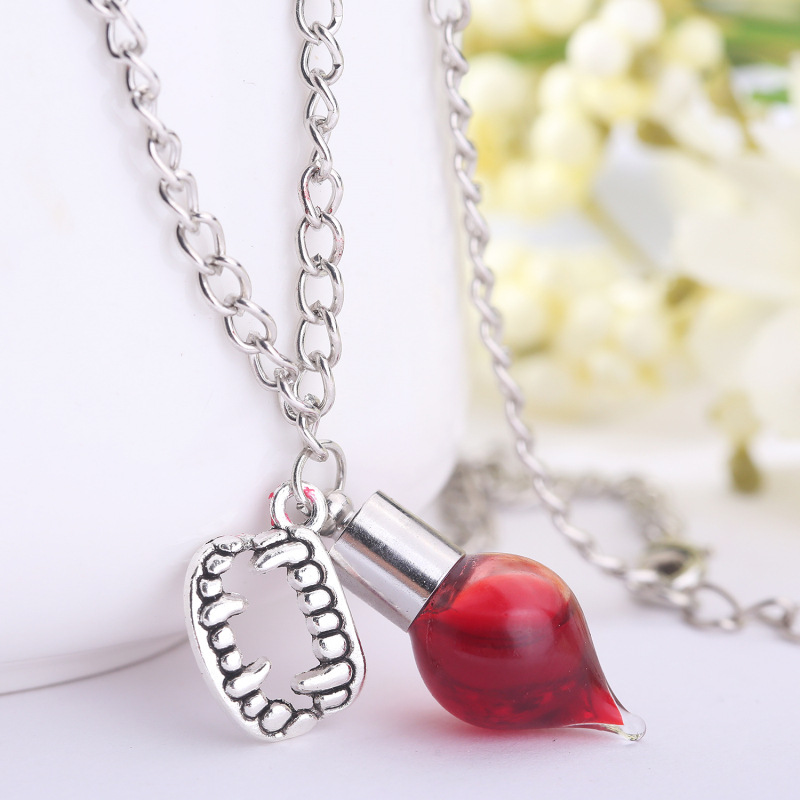 恐怖个性血瓶项链万圣节蜘蛛吸血鬼蝙蝠配饰节日气氛欧美外贸爆品