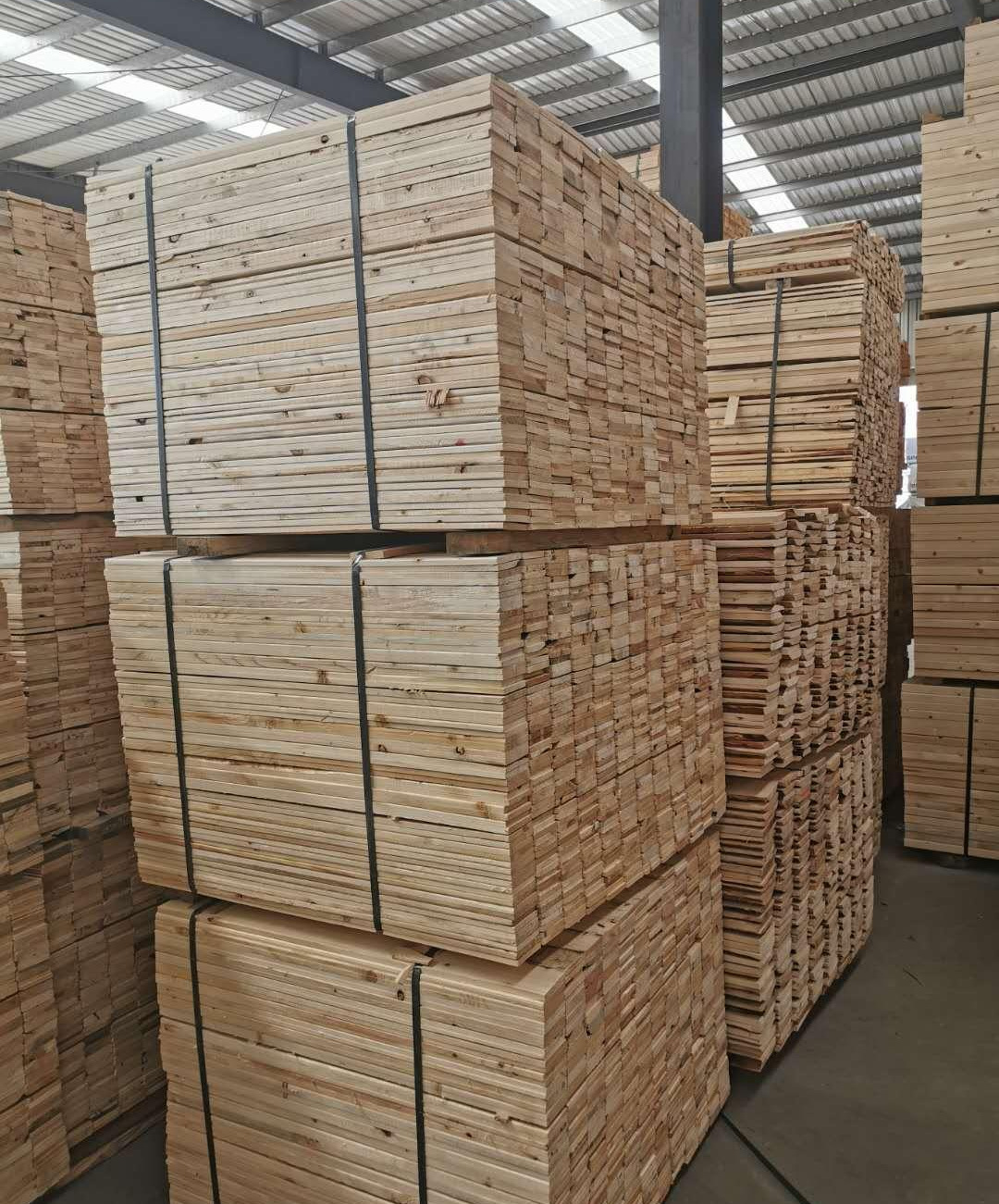 批发加松实木烘干板材防腐松木板口料短料加松建筑工程木方