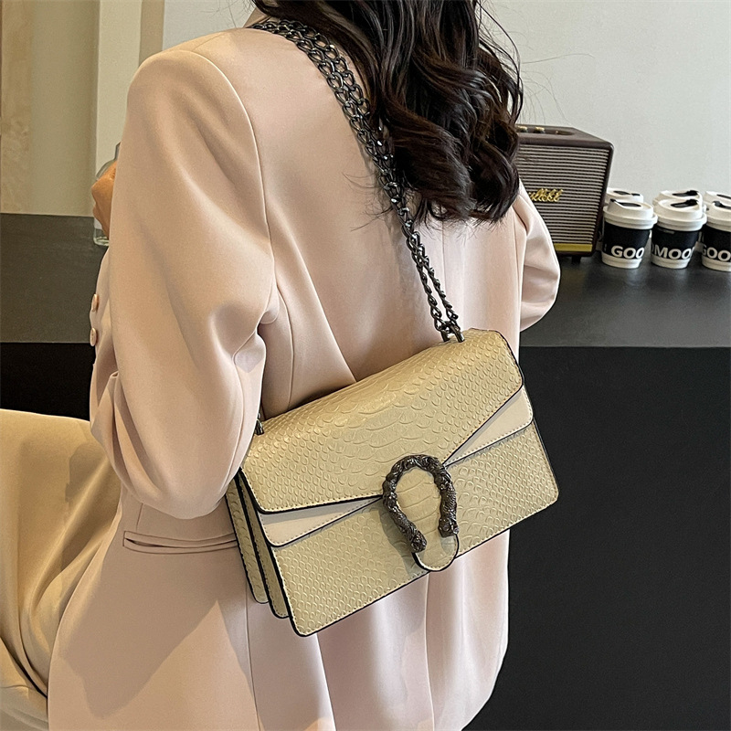 Exclusive for Cross-Border Snake Pattern Shoulder Messenger Bag 2024 New European and American Underarm Small Square Bag Chain Women's Bag Foreign Trade Wholesale women bag