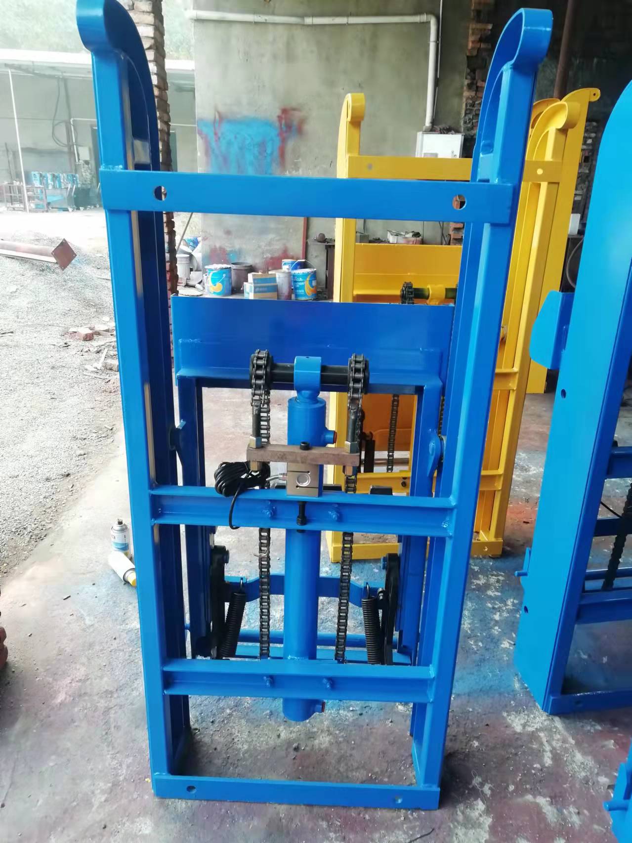 垃圾桶提升机环卫设备垃圾车液压车挂式提升餐厨垃圾桶提升机