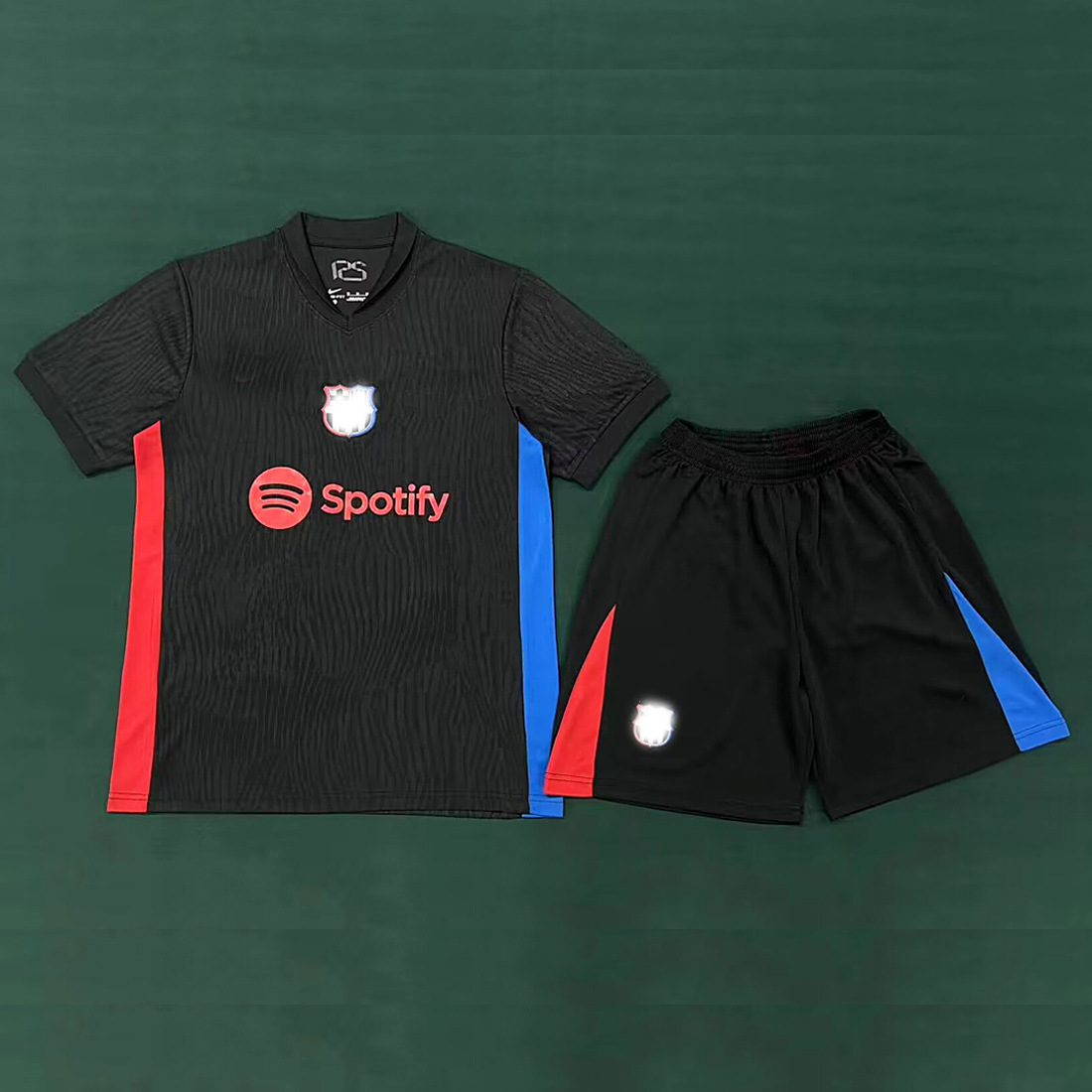 24-25巴萨客场球衣短袖成人套装足球服比赛服黑色印号一套代发