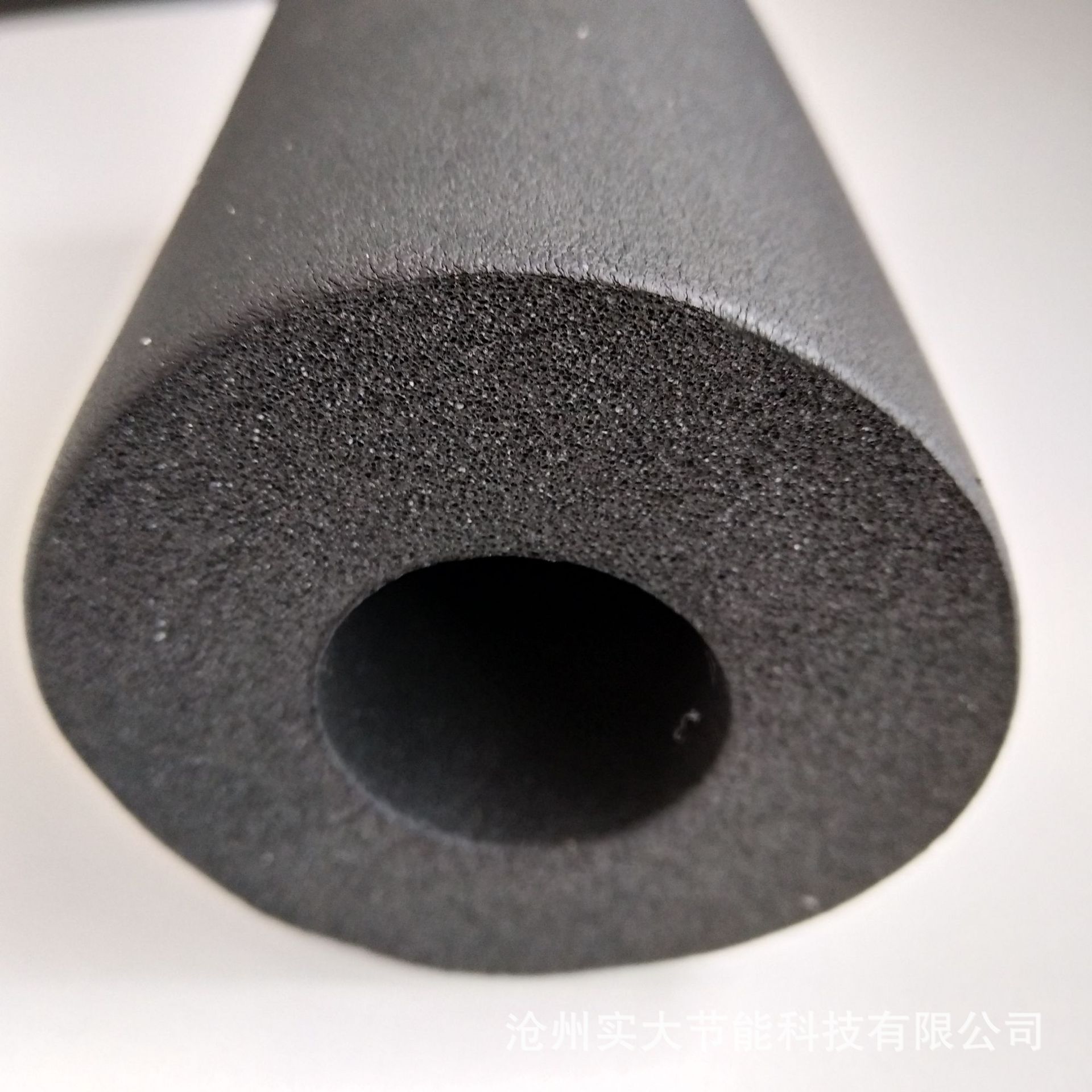 b1级阻燃橡塑海绵管 黑色闭孔橡塑管壳空调管道发泡海绵保温材料