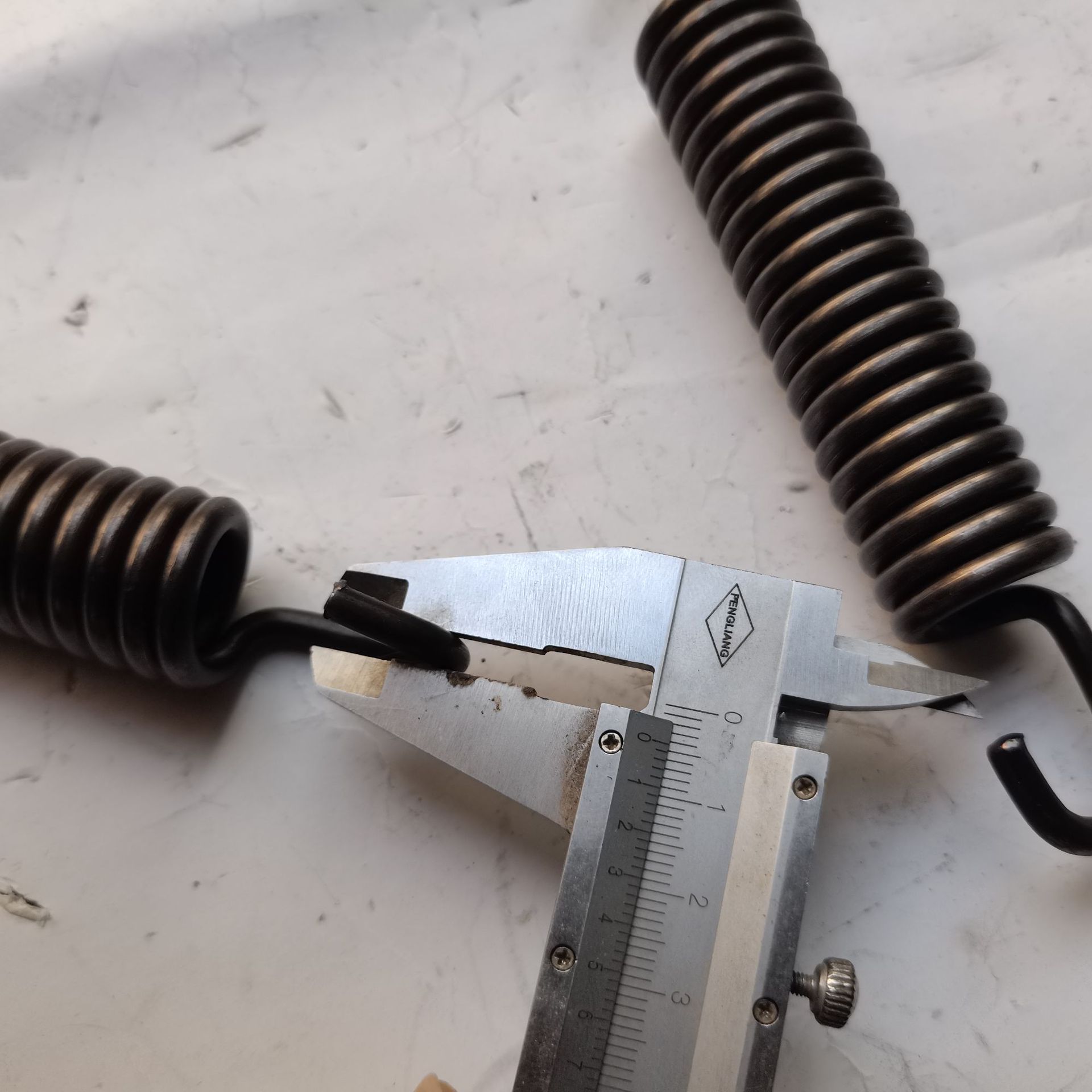 批发 汽车各种弹簧适用于东风145汽车刹车蹄拉簧-阿里巴巴