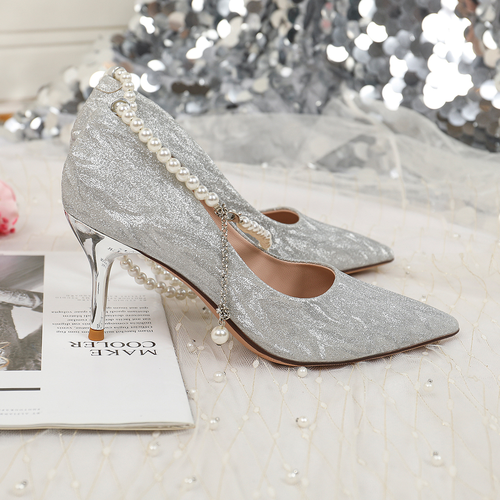 法式细跟高跟鞋女2023秋新款尖头单鞋珍珠链秀禾主婚纱两穿新娘鞋