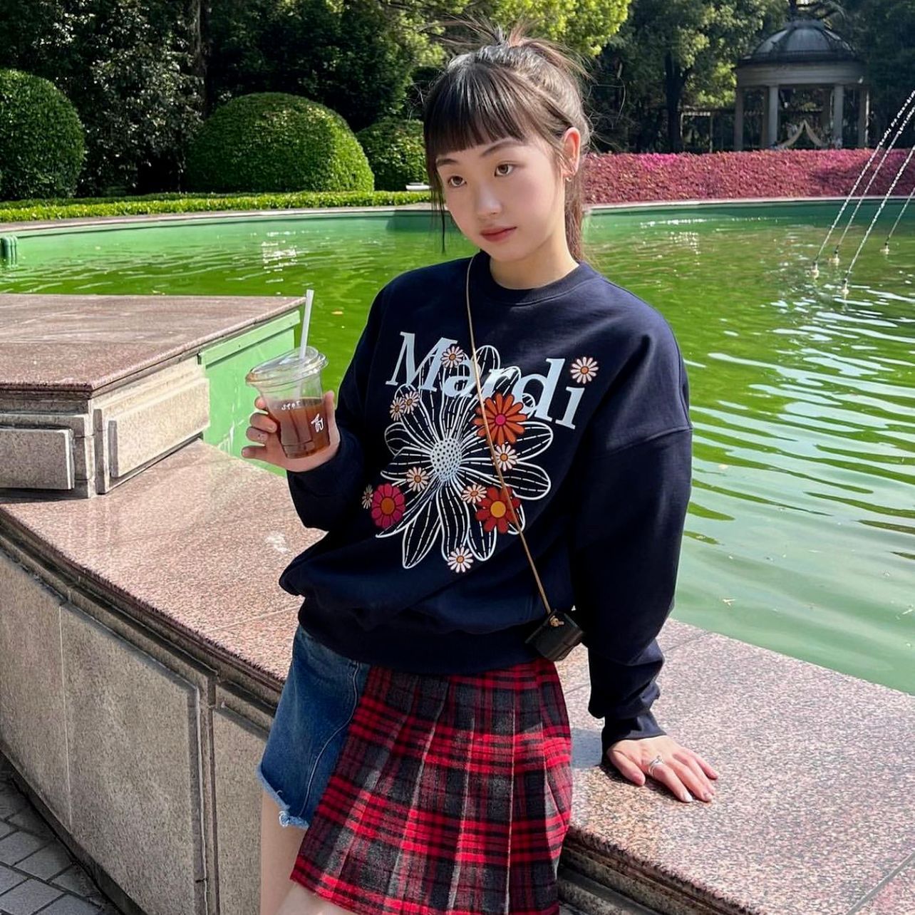 mardi mercredi彩色花卉字母印花卫衣休闲纯棉宽松金高银同款上衣