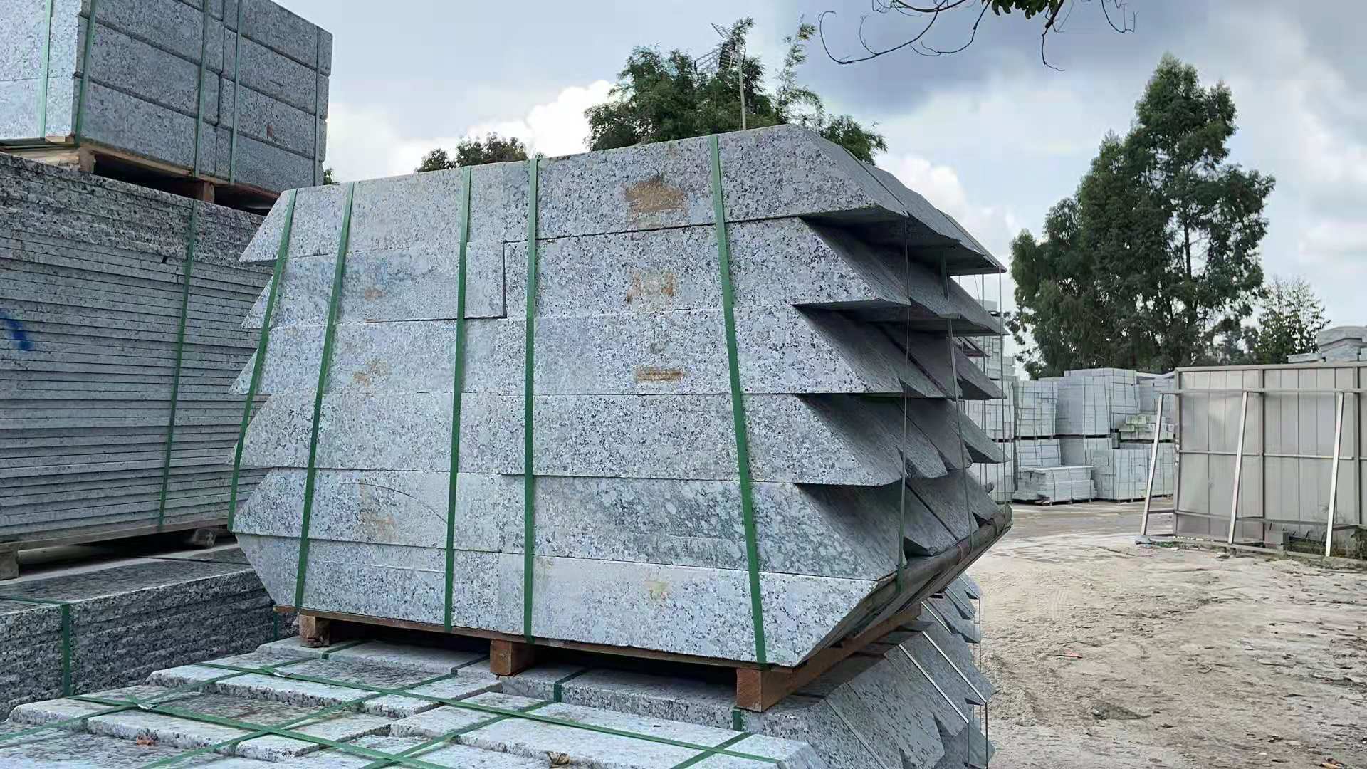供应水泥路牙路侧石 路缘石价格 机制路牙平道牙立道牙供应商