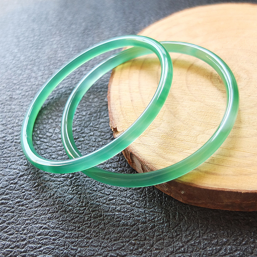 热销新款天然玛瑙玉髓叮当手镯绿色玉铃铛镯翠绿玉镯厂家批发正品