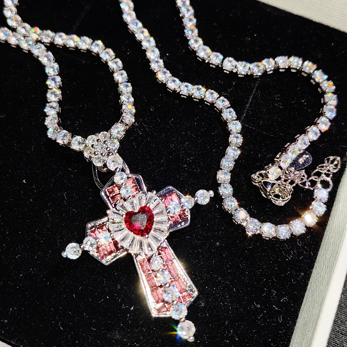 重工美少女爱心宝石十字架吊坠项链轻奢微镶气质魔法棒钻石锁骨链
