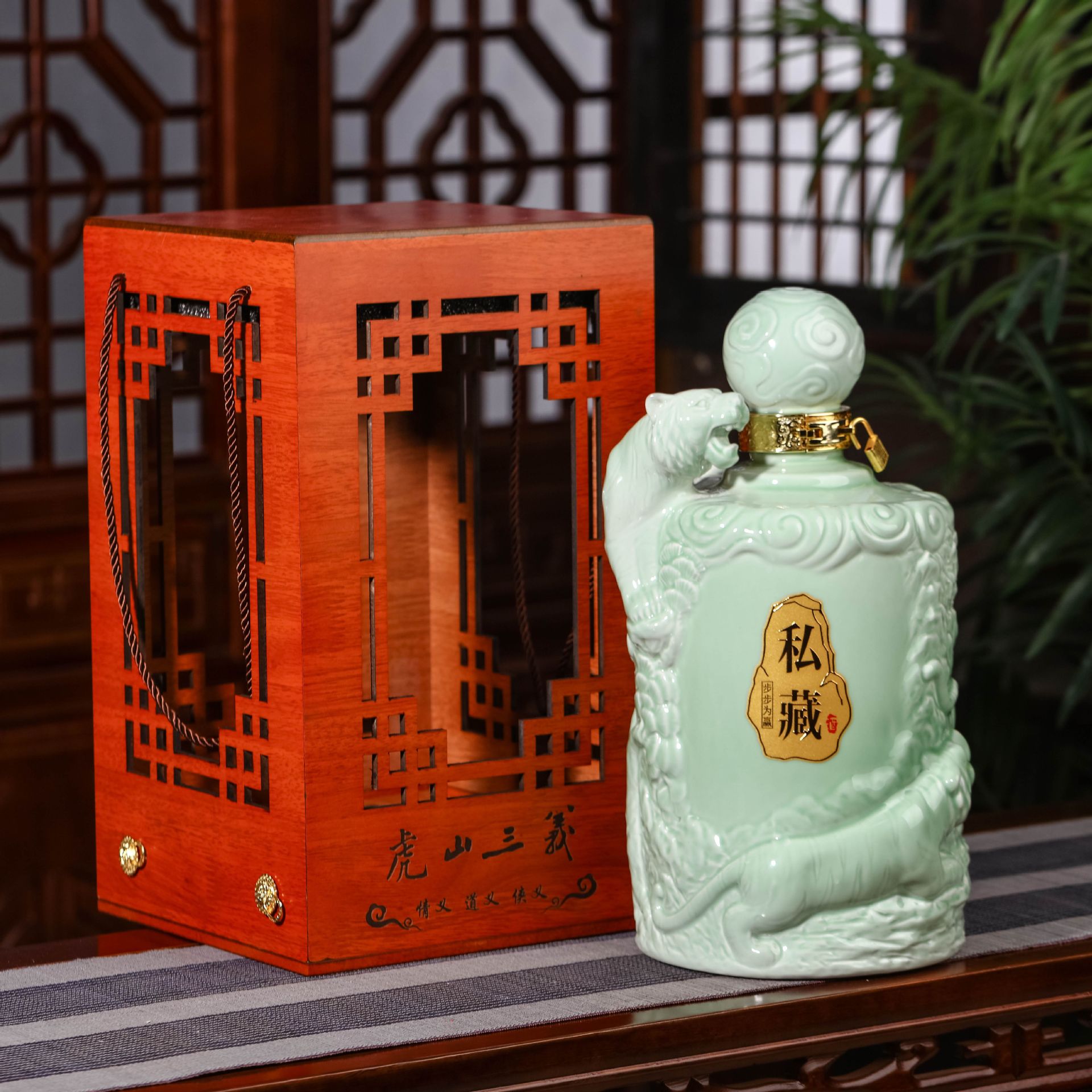 景德镇10斤陶瓷酒坛 浮雕生肖虎摆件 高端礼盒装酒瓶 私藏空酒罐