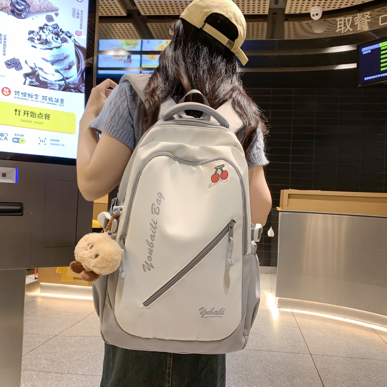 韩版坠感书包女初中生高颜值小众高中生超大容量17寸电脑双肩包