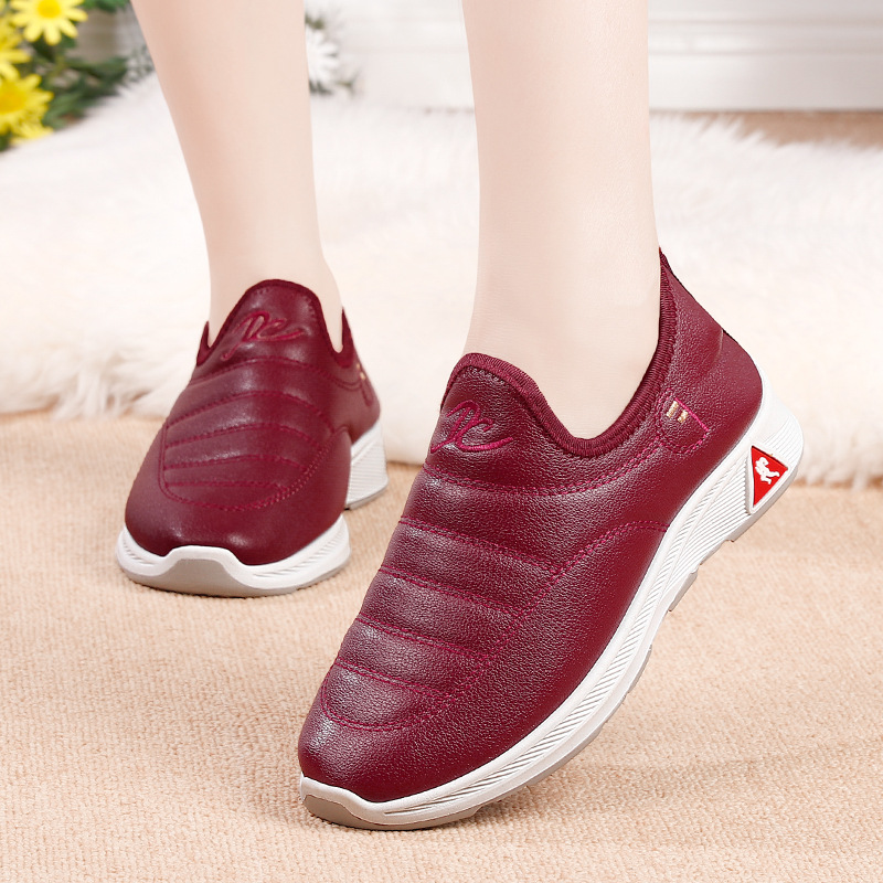 2023 New Winter Fleece-lined Thickened Women's Cotton Shoes Leather Cotton Warm Shoes Soft Bottom Non-Slip Middle-Aged and Elderly Mom Shoes