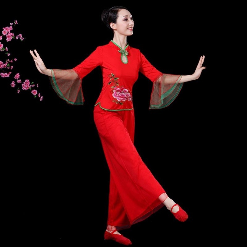 广场舞服装新款套装春秋秧歌服演出服女中老年扇子民族古典舞蹈