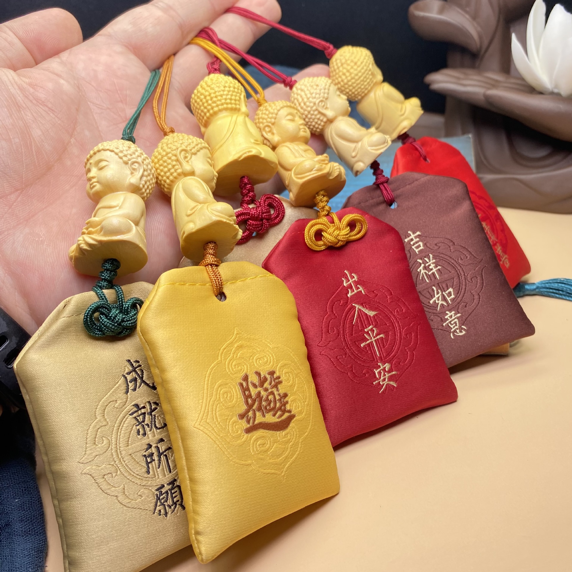 汽车挂件高档创意抖音同款网红女神款福袋保平安符祈福锦囊挂饰