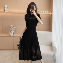 法式名媛风感针织连衣裙2023夏季新款时尚修身显瘦圆领小黑裙