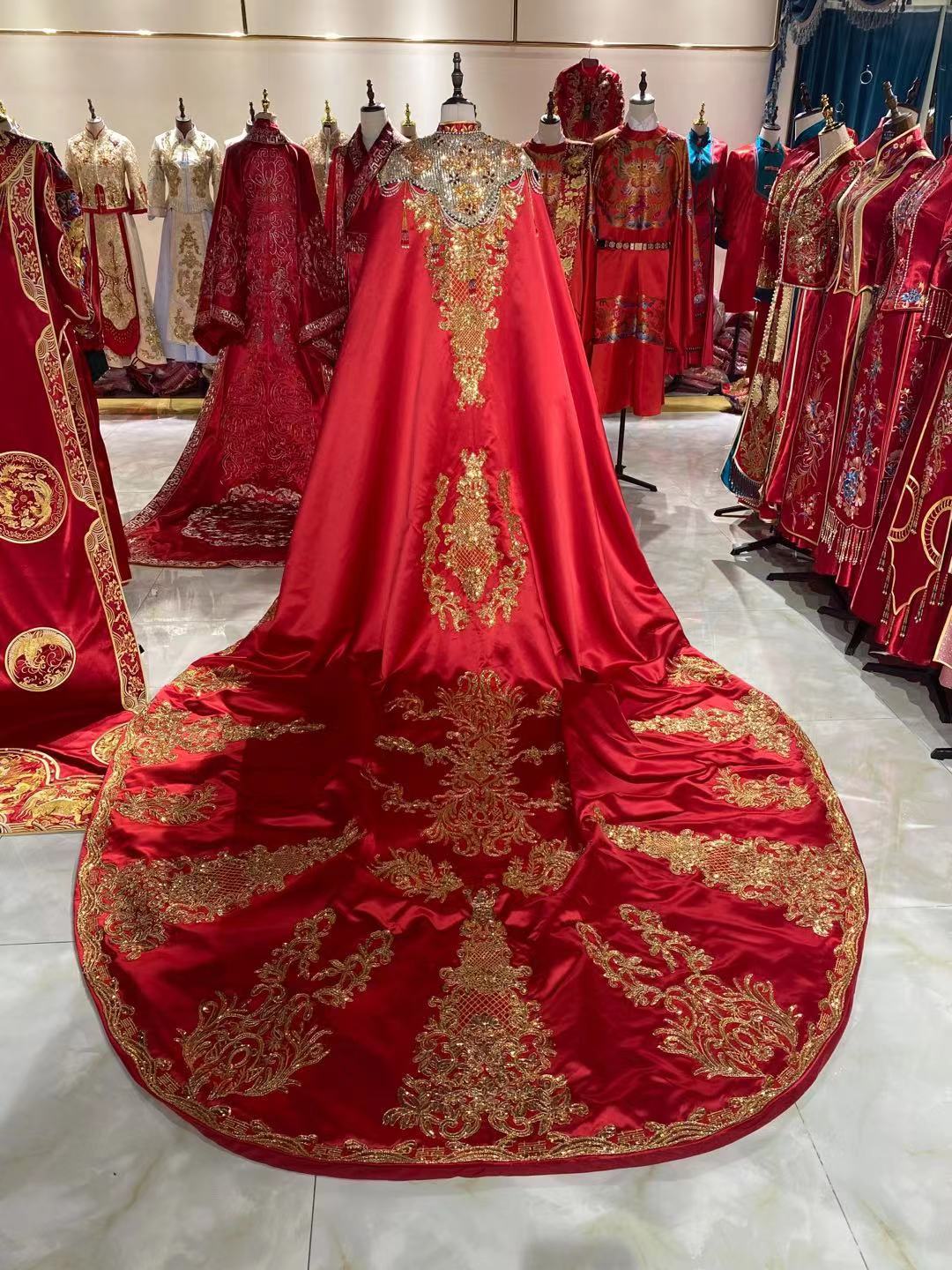 秀禾服新娘2021皇后披肩大披风长拖尾凤冠霞帔结婚中式婚礼斗篷女