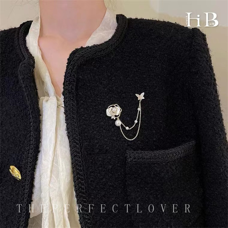 Hollow Camellia Butterfly Pearl Zircon Brooch Korean Style Flower Corsage Pin Buckle Suit Coat Coat Accessories