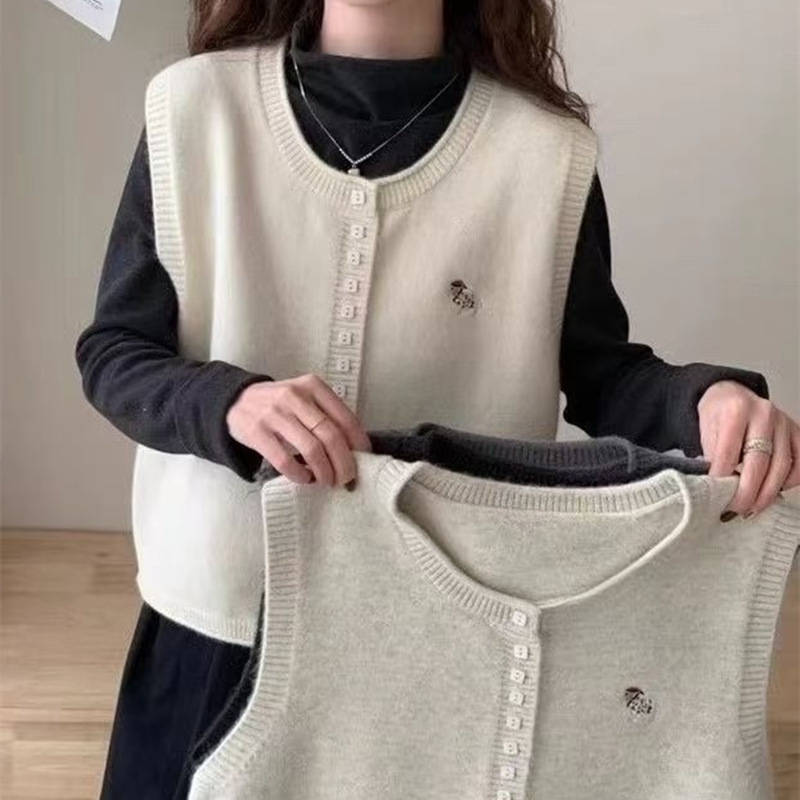 秋季圆领单排小狗刺绣马甲女2025新款韩系慵懒风针织衫坎肩背心