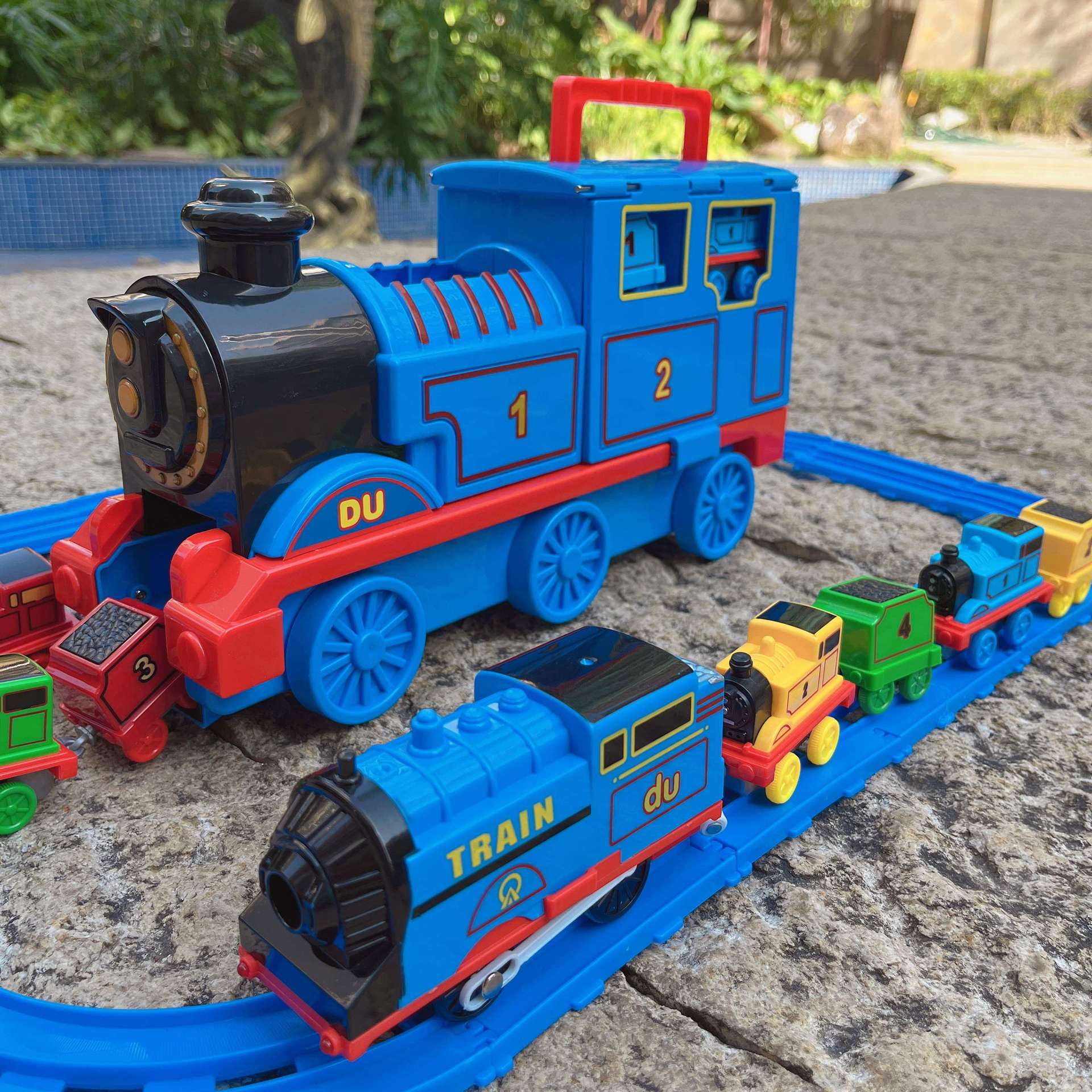 儿童电动轨道小火车玩具复古火车头套装男孩汽车模型宝宝益智