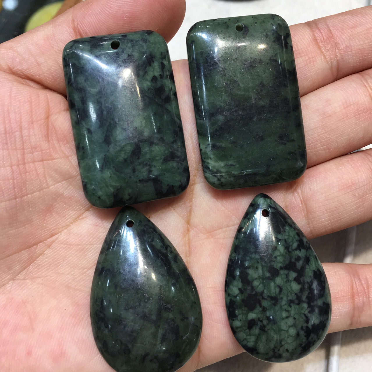 天然藏玉药王石牌子吊坠药王石平安无事牌挂件带磁性直播供货批发