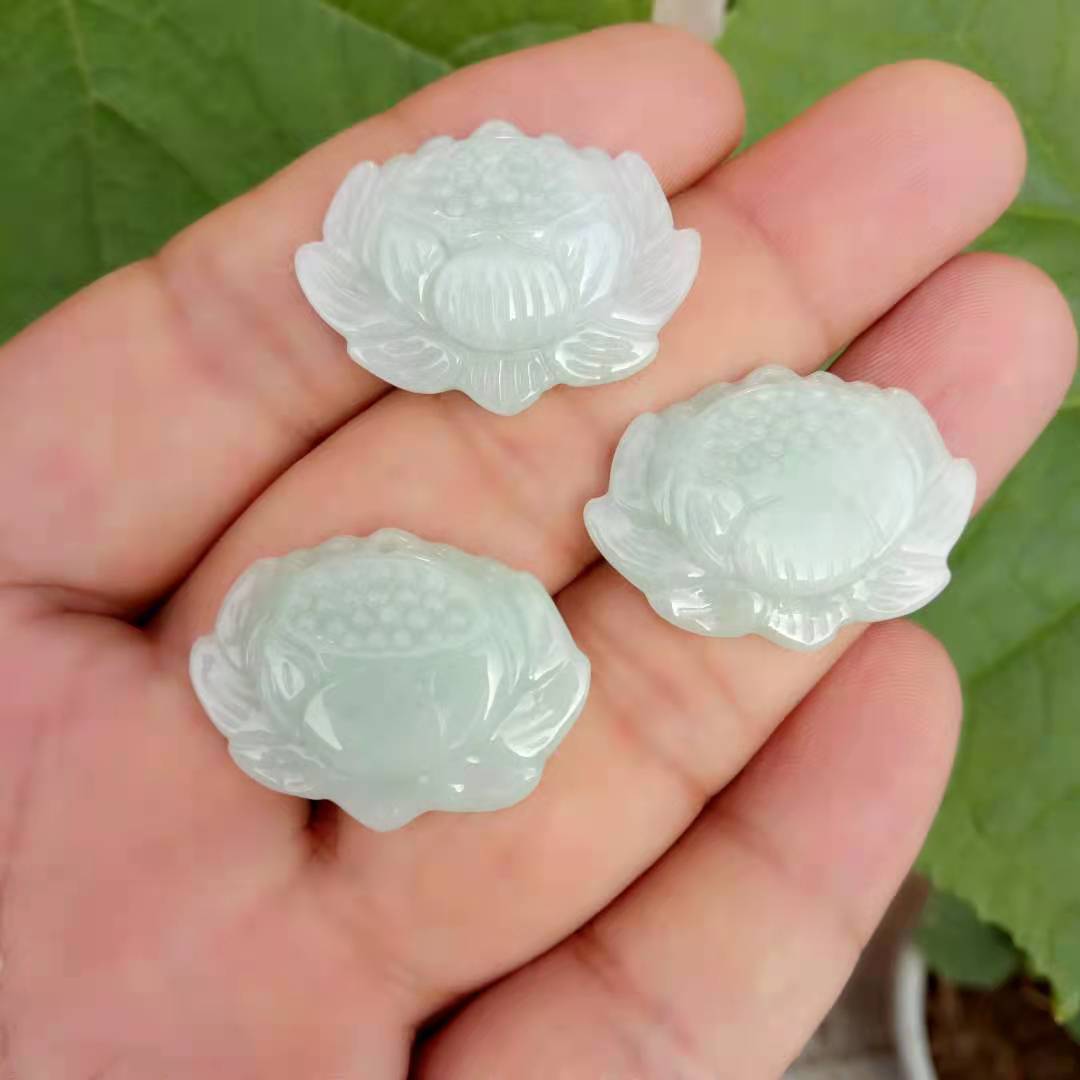 精美玉器a货缅甸翡翠荷花吊坠原矿玉石莲花玉佩配饰厂家批发