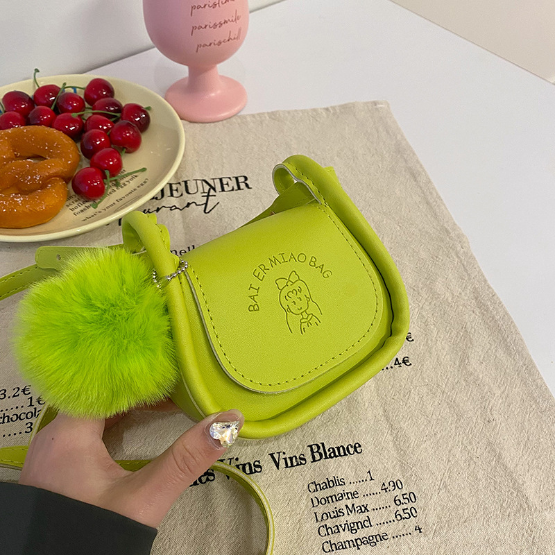 Graceful Personality Small Bag Female 2023 Summer New Simple Special-Interest Design Messenger Bag Portable Underarm Saddle Bag