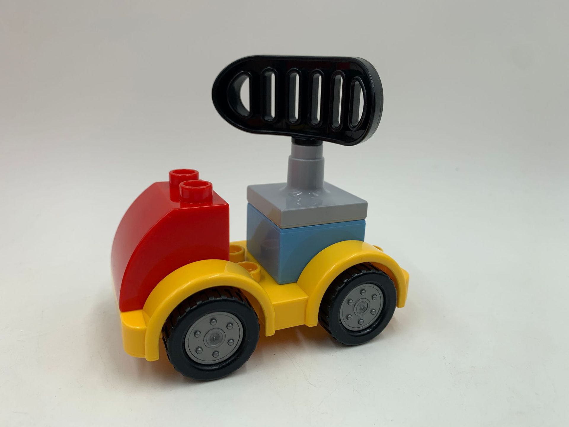 厂家直销兼容乐高式积木大颗粒车子工程益智拼装早教轮子