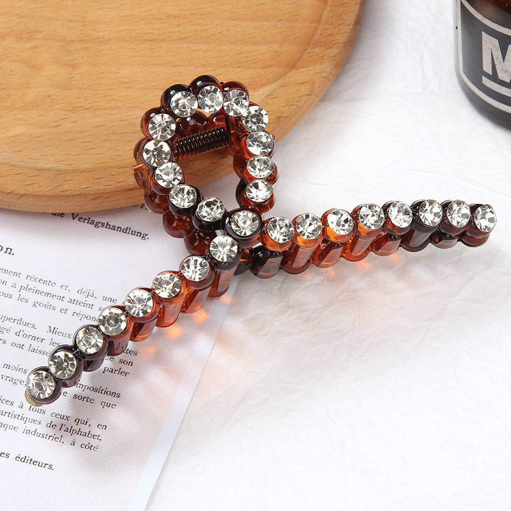 大号金属交叉抓夹洗澡盘发鲨鱼夹女式后脑勺蝴蝶吊坠合金发夹网红