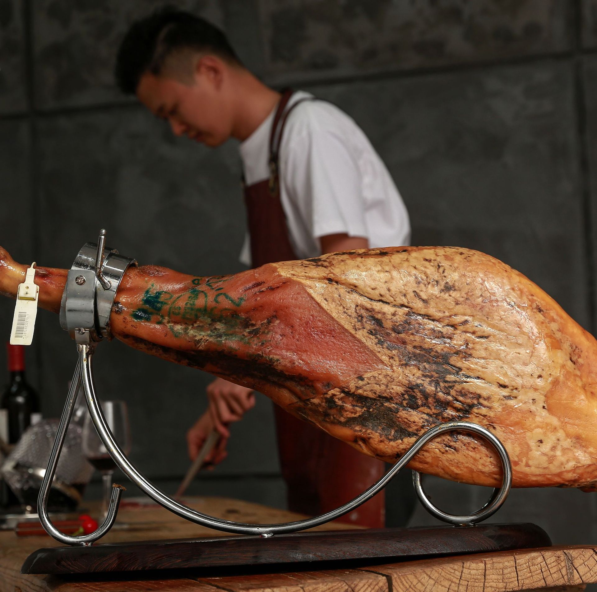 西班牙火腿伊比利亚火腿进口即食生吃黑猪橡果白标整腿