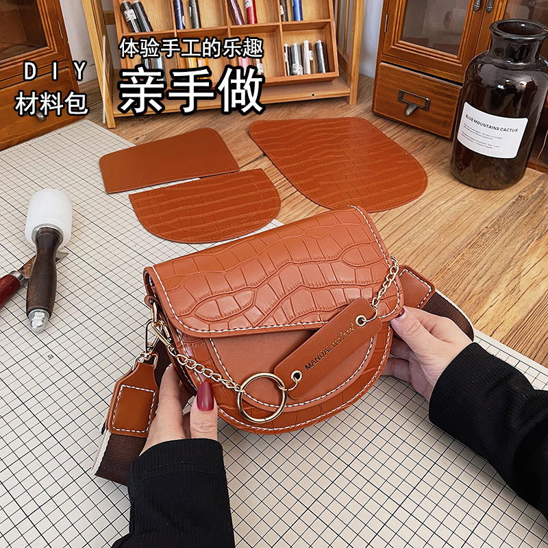 Women's Bag 2022 Trendy Retro Stone Pattern Underarm Saddle Bag Shoulder Messenger Bag Material Bag Handmade Bag