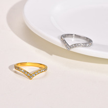 女士时尚配饰 不锈钢v形锆石戒指金色 指环首饰批发 R-665