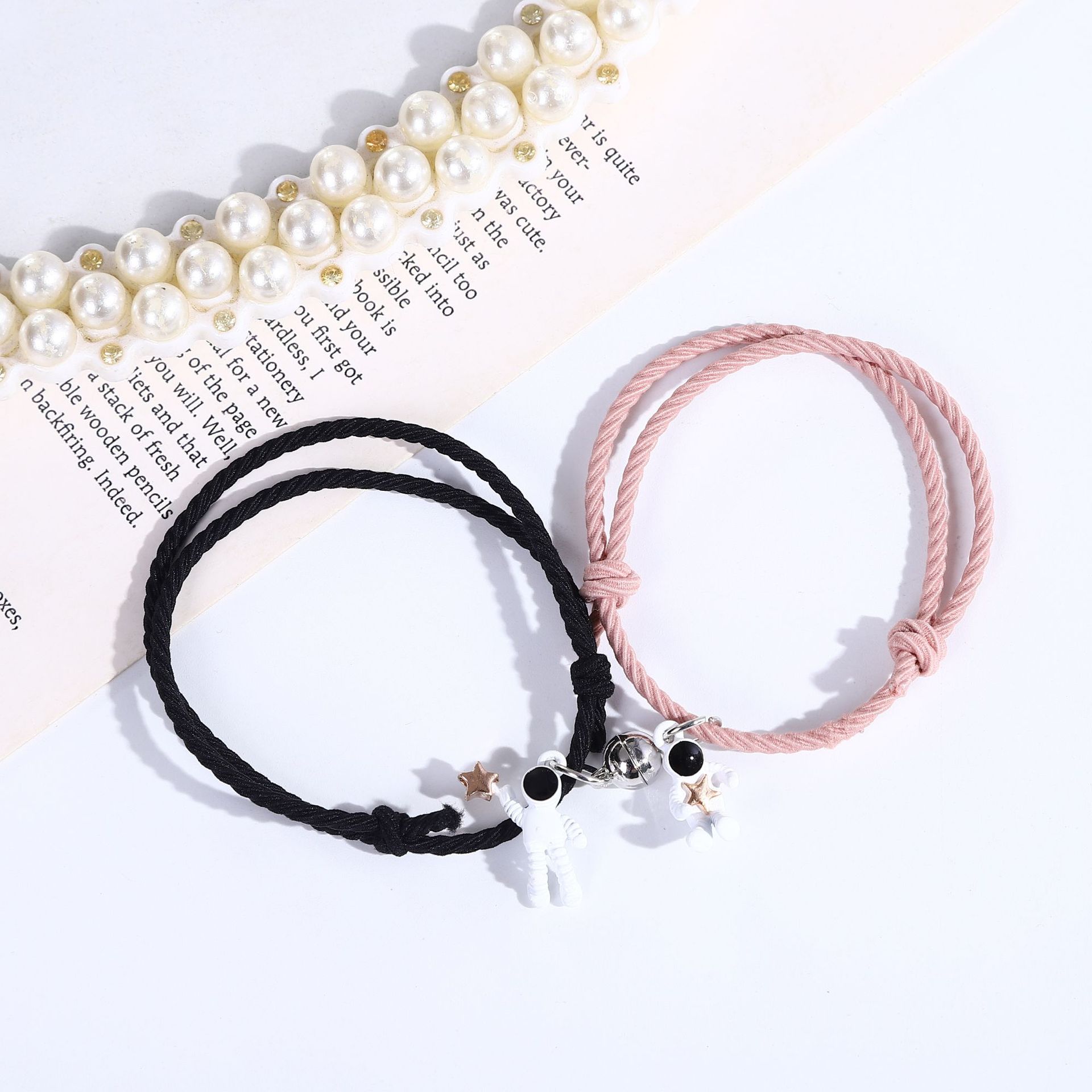 宇航员相吸情侣手链一对简约小皮筋送男朋友发绳两用学生生日礼物