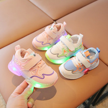 一件代发童鞋秋2022儿童1-3岁网布网鞋超火飞织鞋运动鞋带灯鞋底2