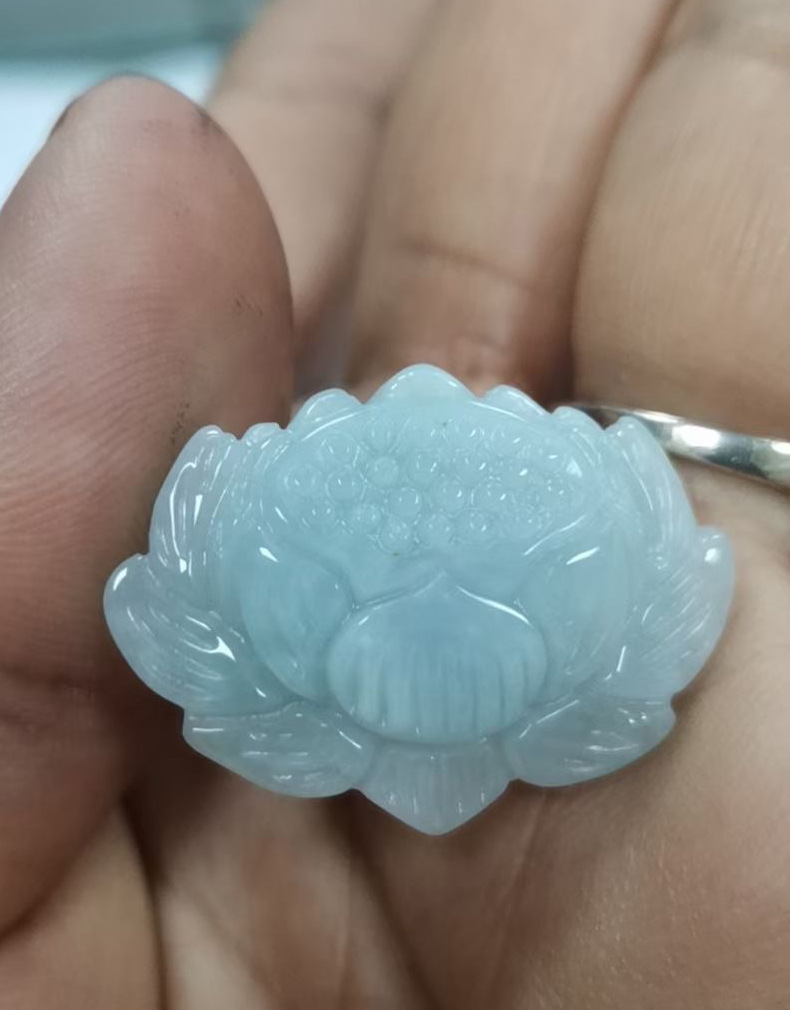 缅甸老坑a货翡翠莲花吊坠翡翠a货荷花项链转运挂件翠玉雪莲花