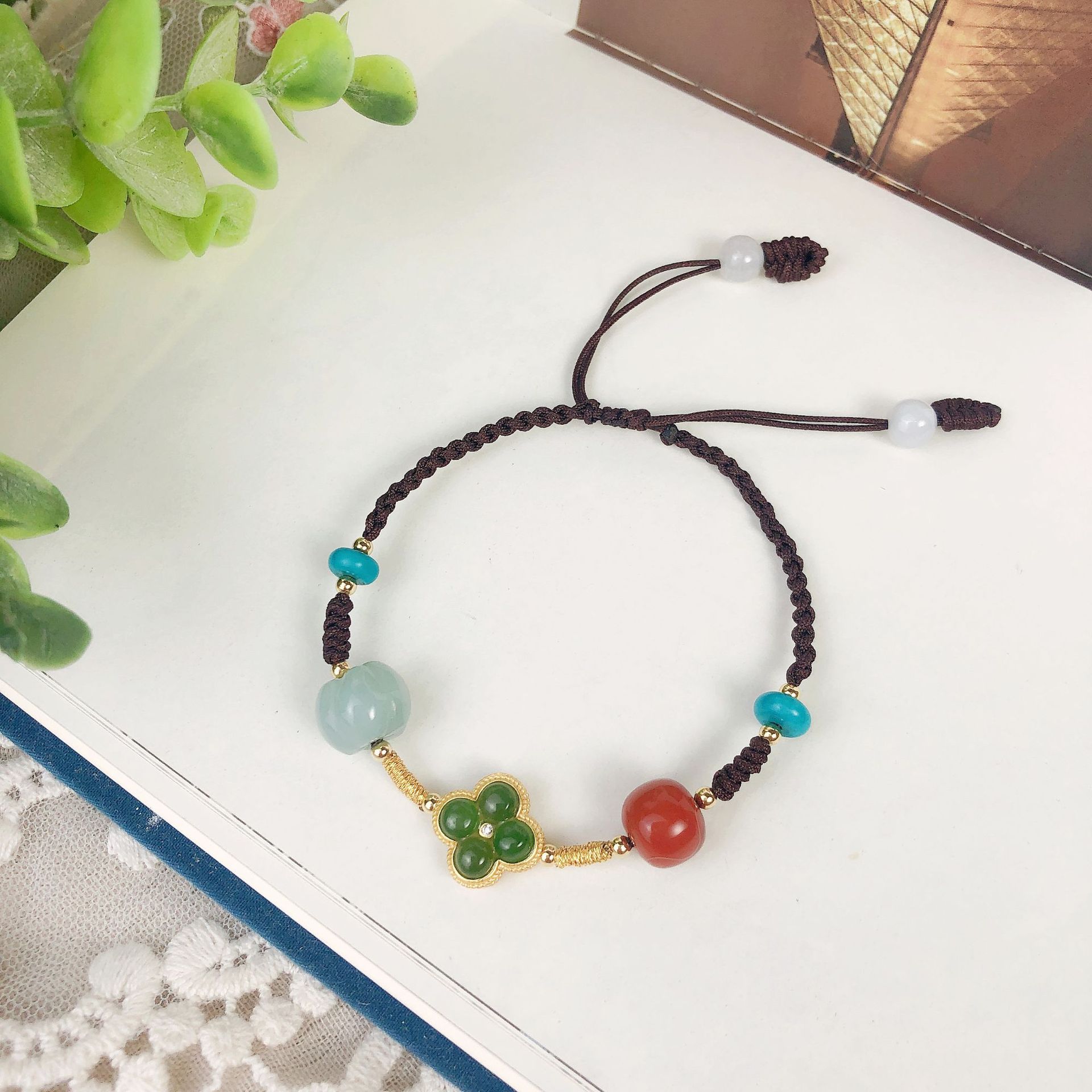 咖啡色手编绳手绳和田玉四叶草南红绿松石手链女小众设计手串饰品
