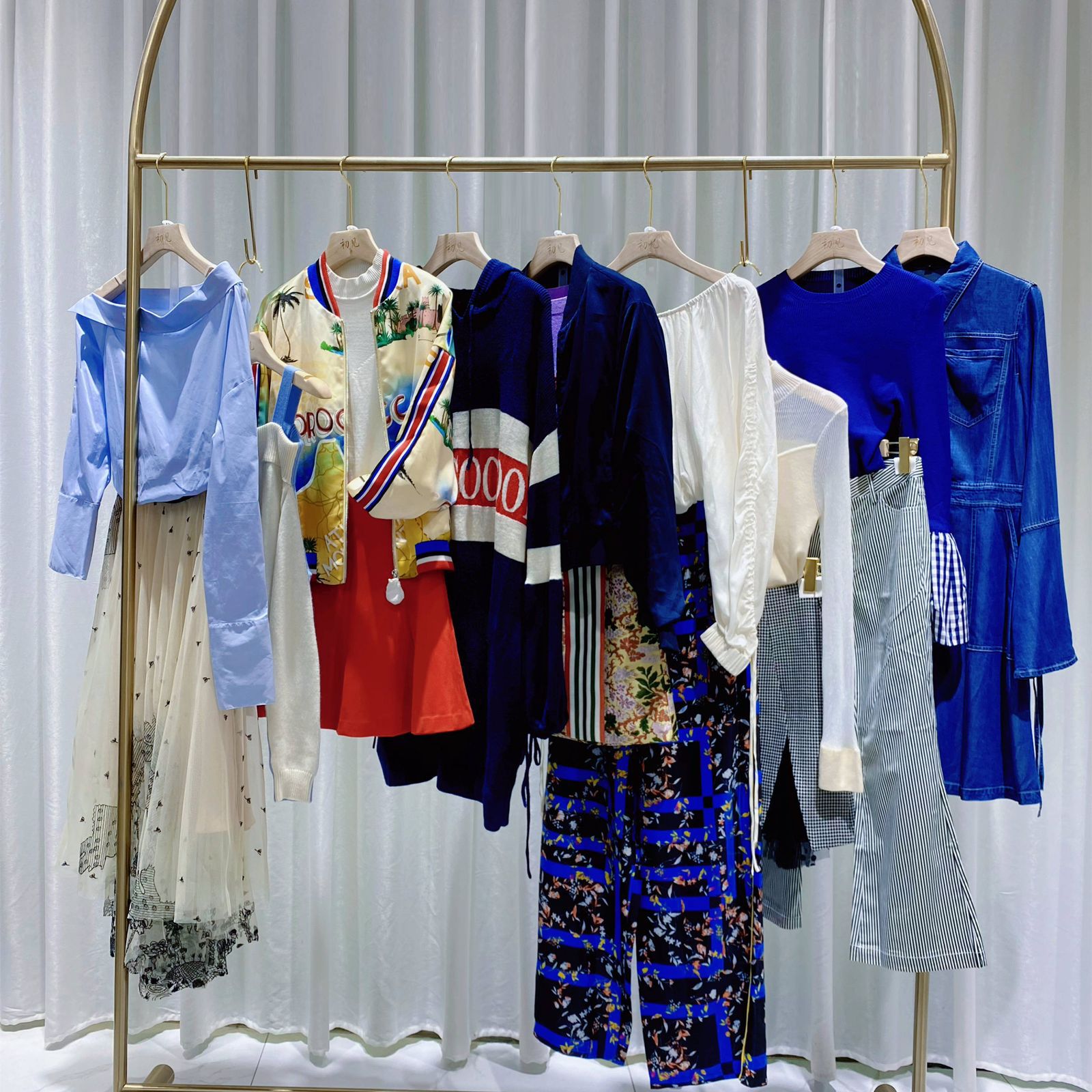 女装品牌折扣女装品牌撤柜女装一手货源批发专柜正品设计师款尾货