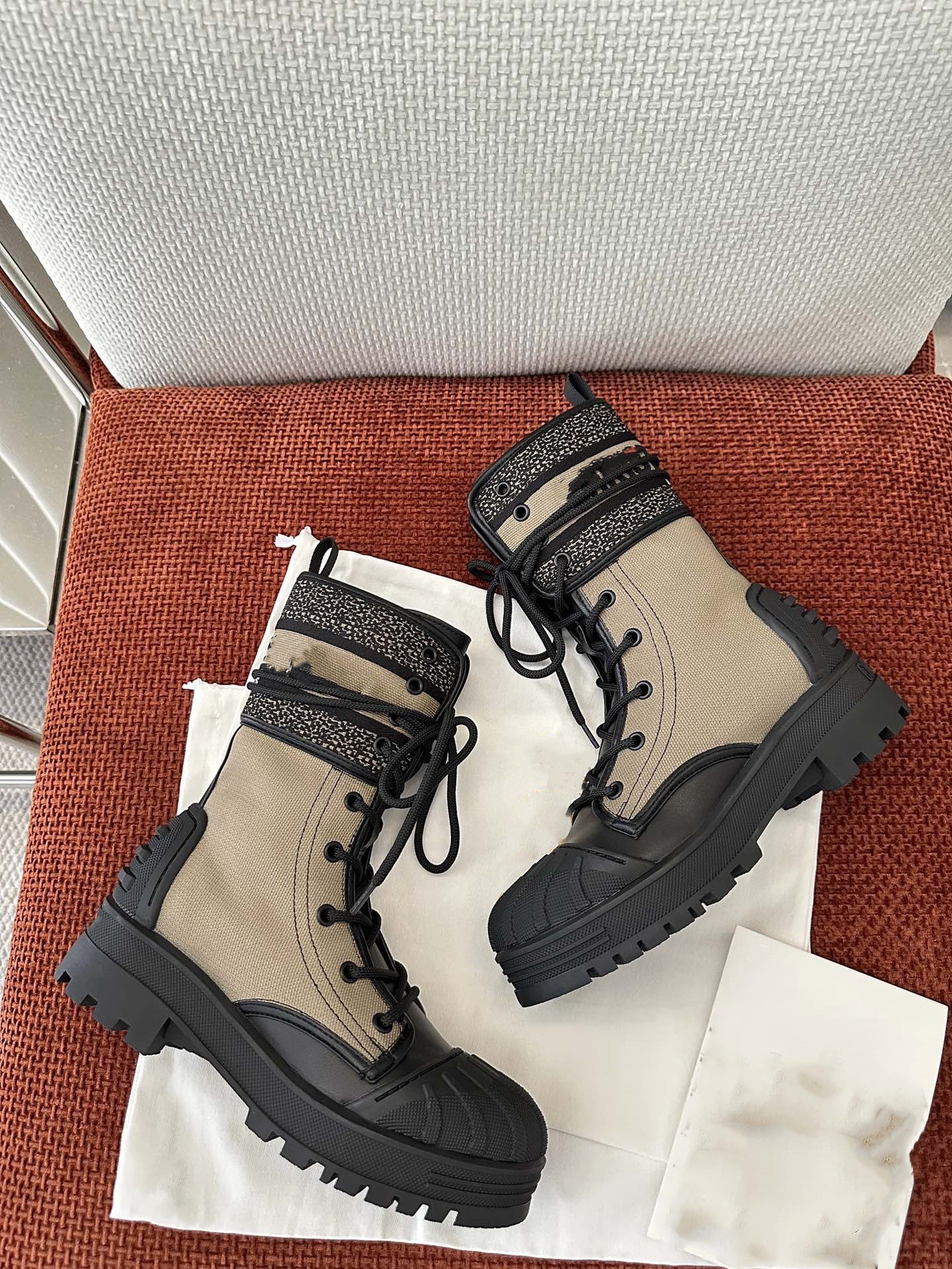 王子文baby杨颖同款马丁靴女英伦风中筒厚底机车骑士靴平底短靴潮