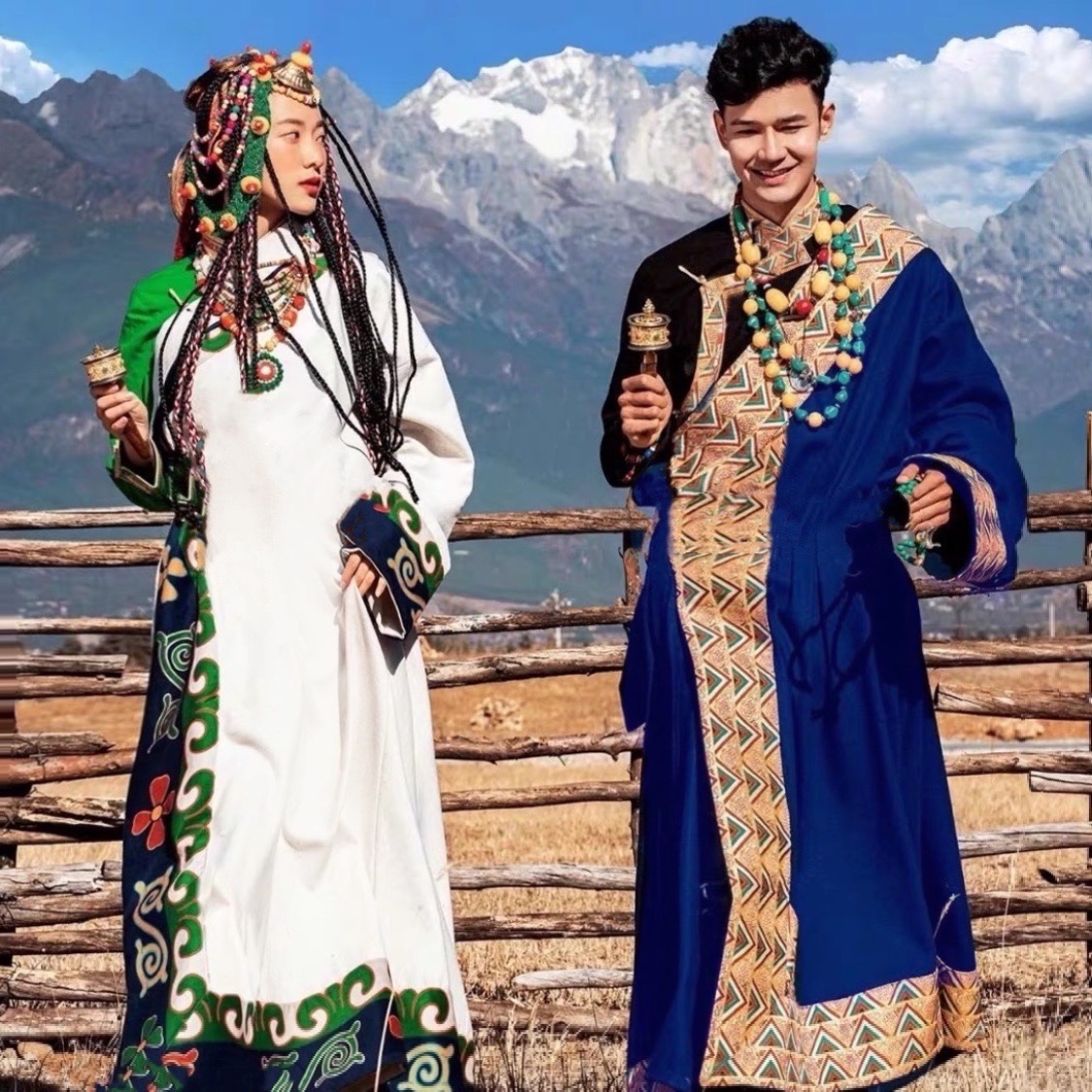 加厚新款男女情侣款藏袍艺考西藏蒙古族川西旅拍衣服藏式结婚藏装