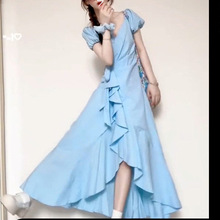 茶歇法式蓝色连衣裙女夏季2024新款小个子梨形身材小众设计感长裙