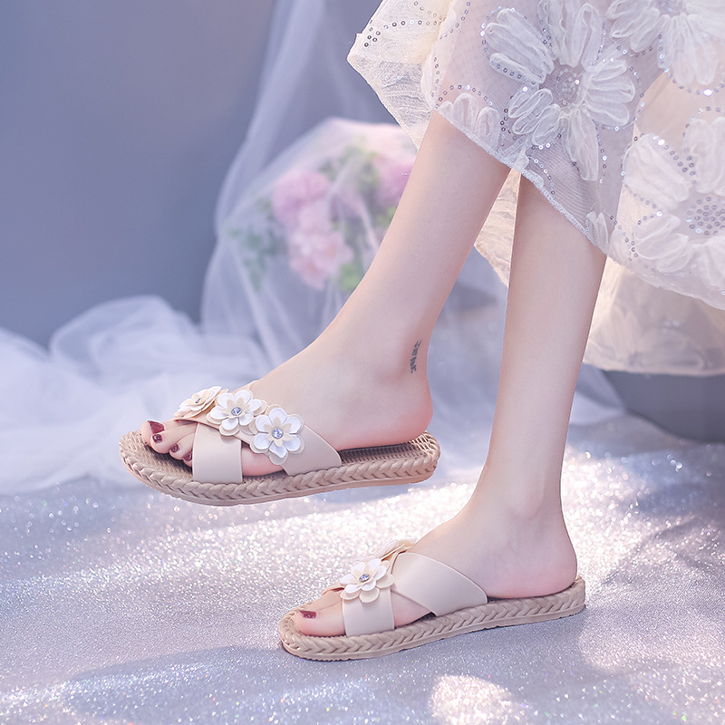 Korean Style Women's Outdoor Slippers 2022 New Cross Flat Non-Slip Wear-Resistant Flip Flops Fashion Trending Flower Slippers