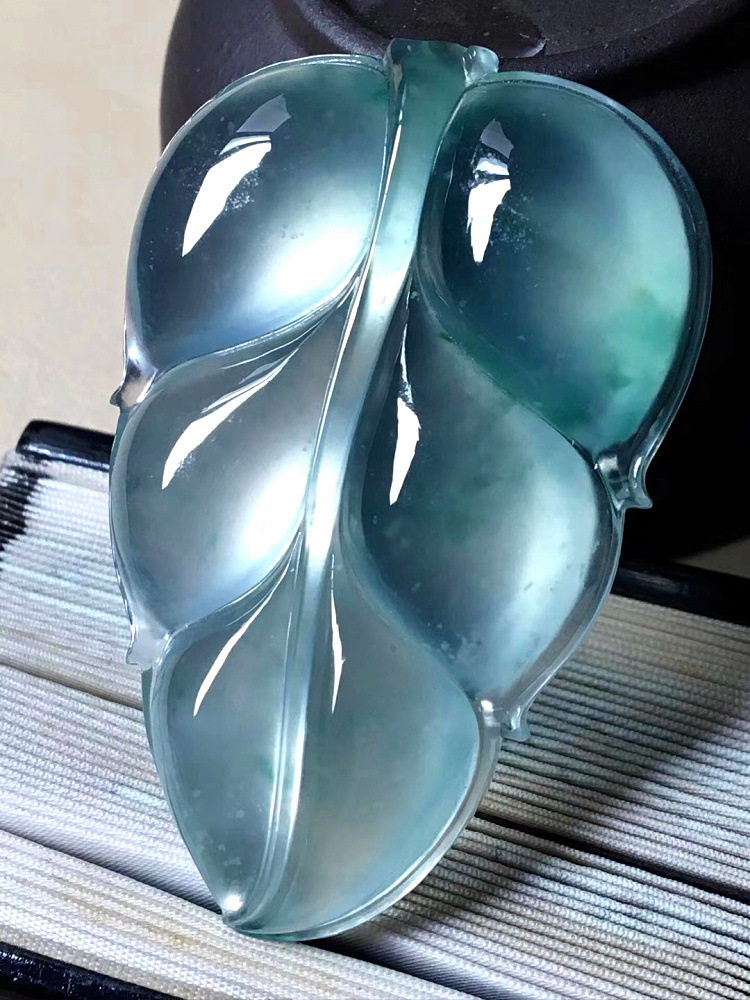 天然缅甸叶子翡翠吊坠晴水冰种飘花玉树叶挂坠项链正品带证书