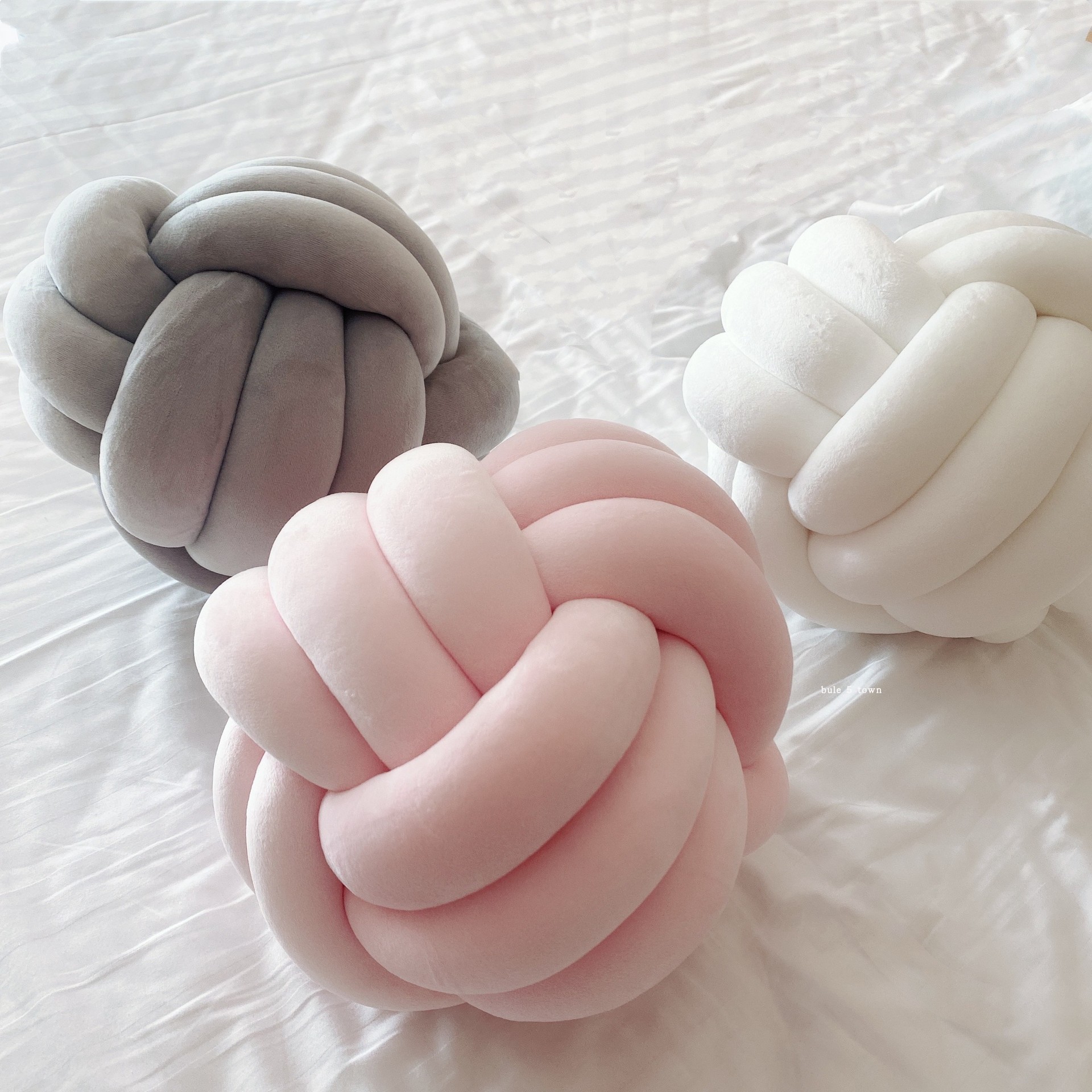 insknot球打结抱枕沙发枕手枕创意北欧靠枕球形编织线球抱枕