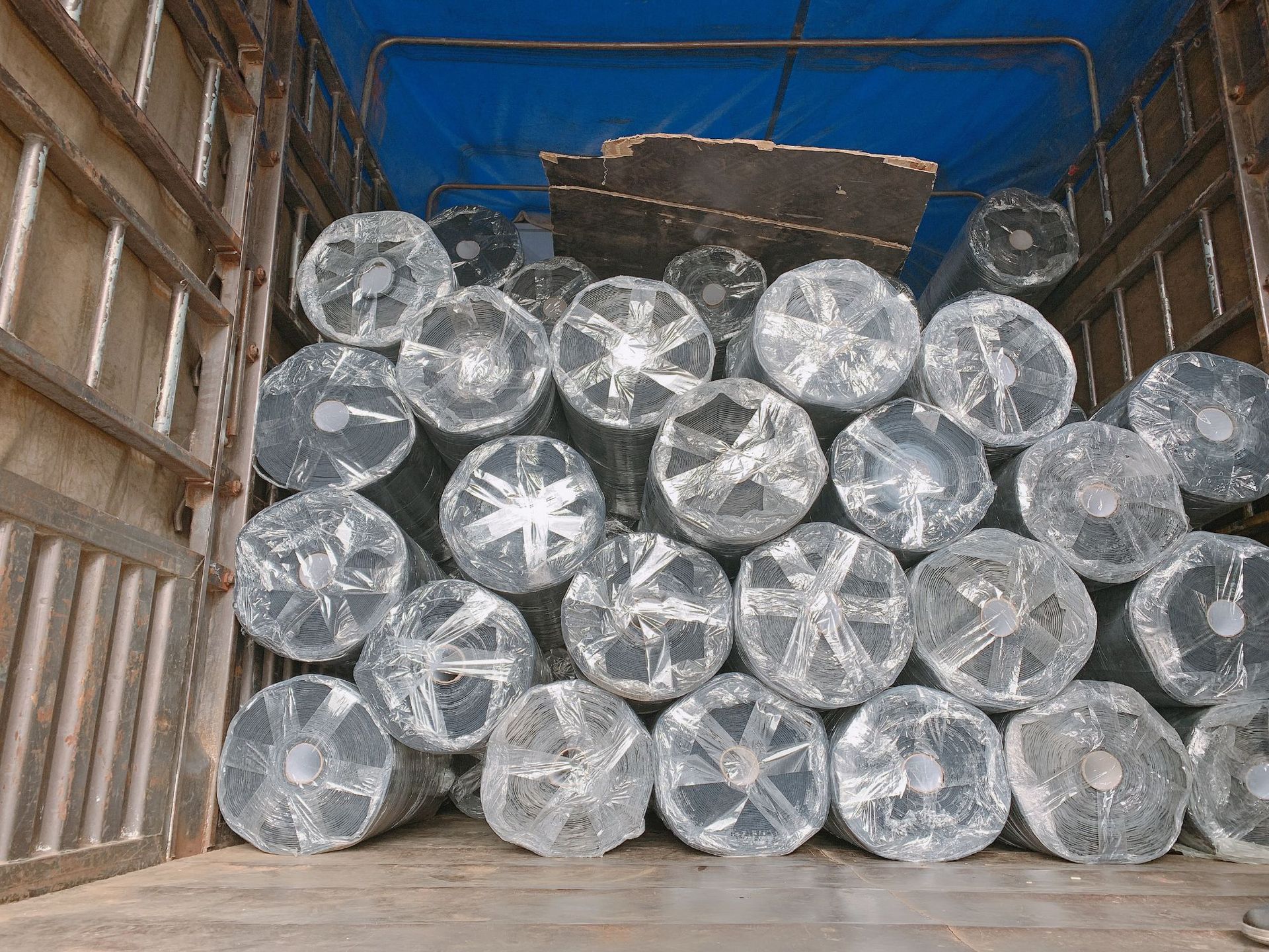 工厂定制 白色280克pvc人造革基布 灰黑皮革基布